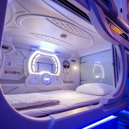 The Capsule Hotel Colombo Buitenkant foto
