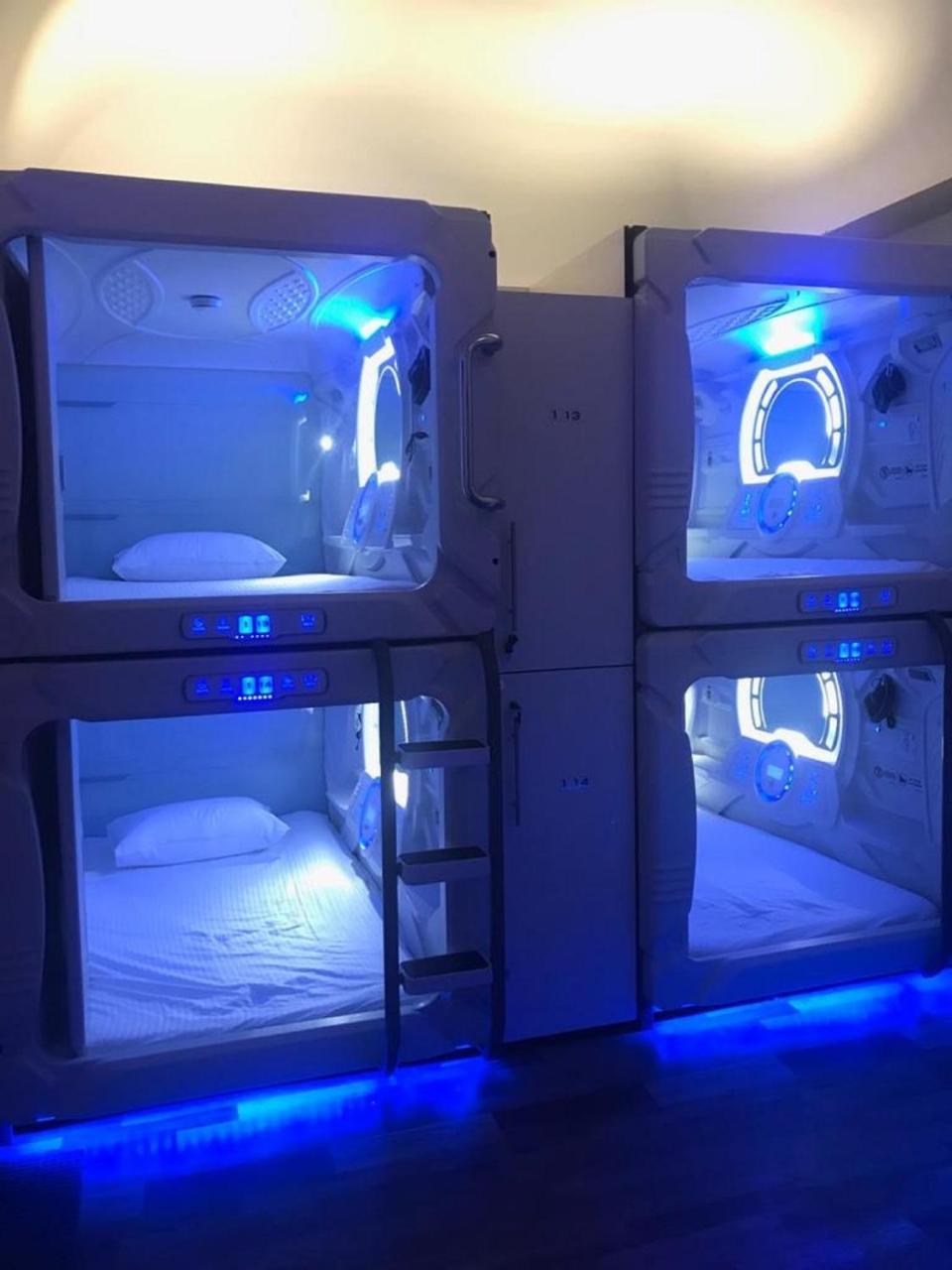 The Capsule Hotel Colombo Buitenkant foto