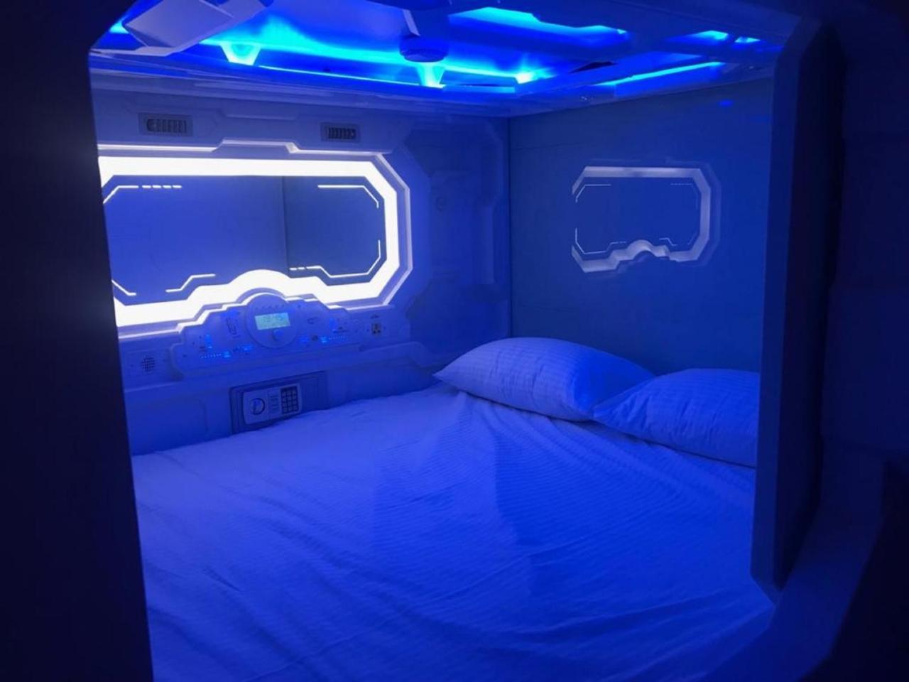 The Capsule Hotel Colombo Buitenkant foto