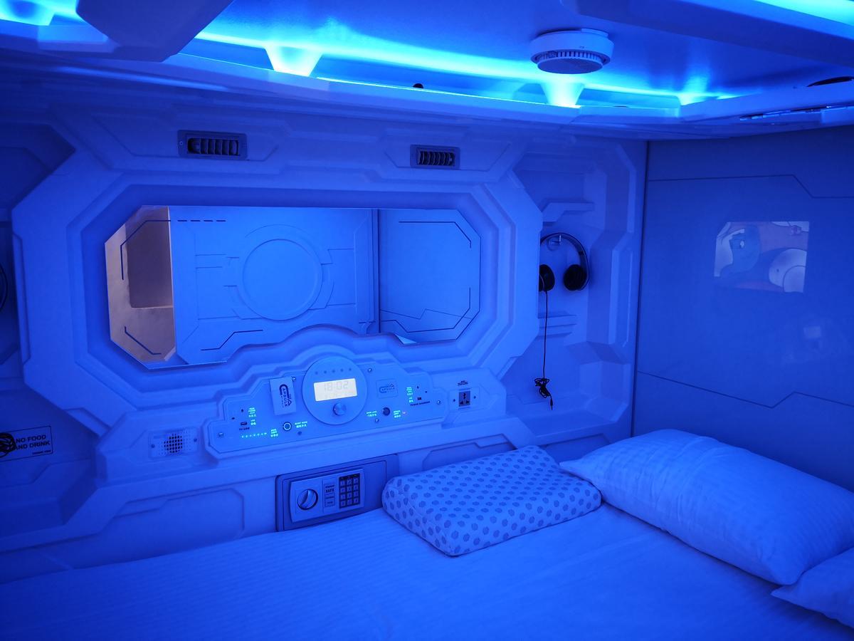 The Capsule Hotel Colombo Buitenkant foto
