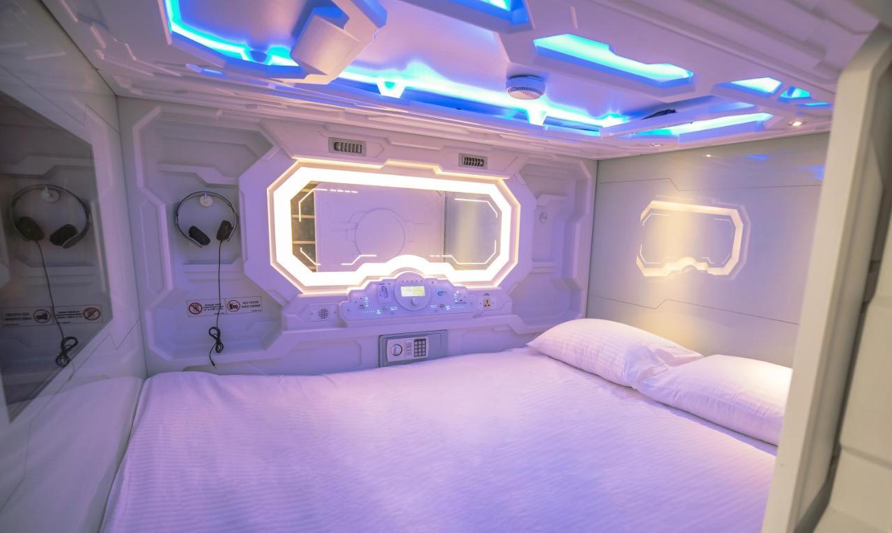 The Capsule Hotel Colombo Buitenkant foto