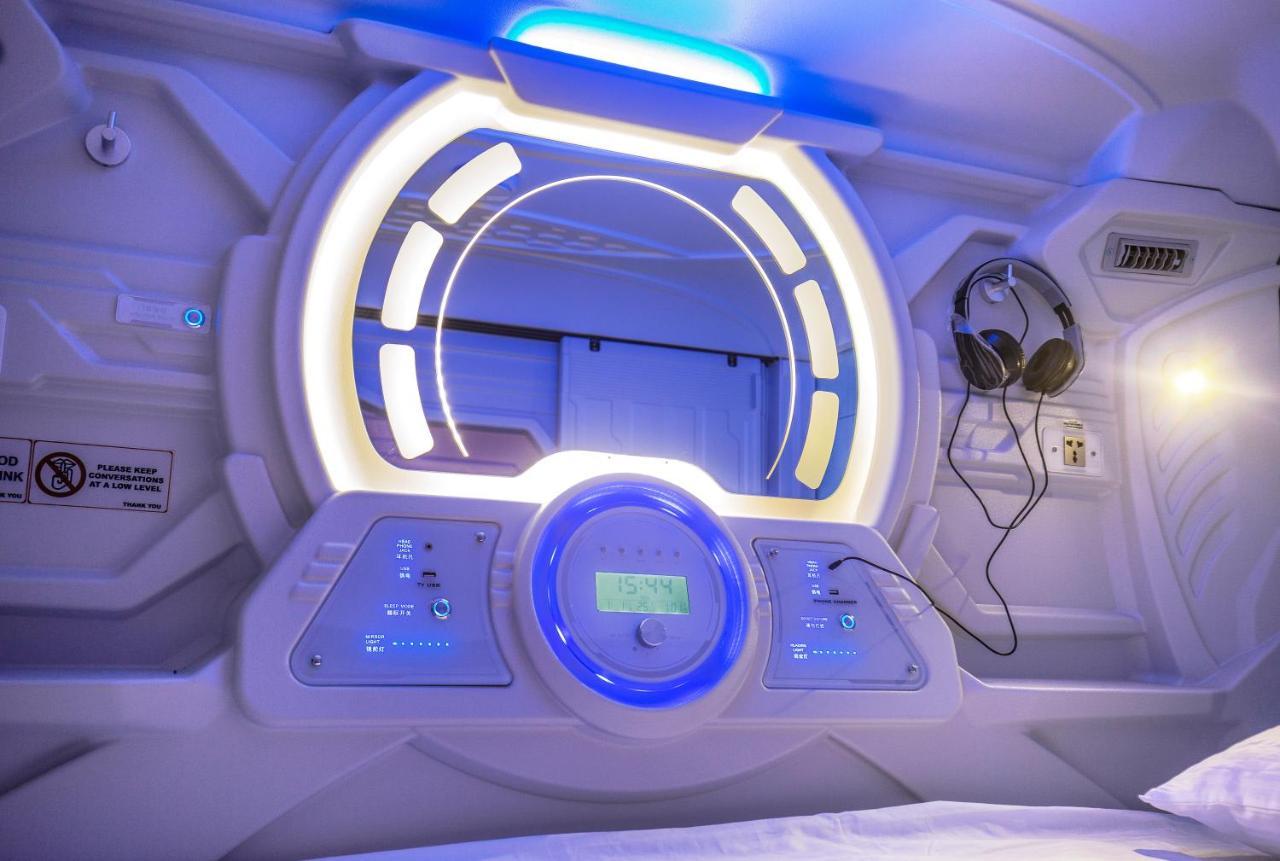 The Capsule Hotel Colombo Buitenkant foto